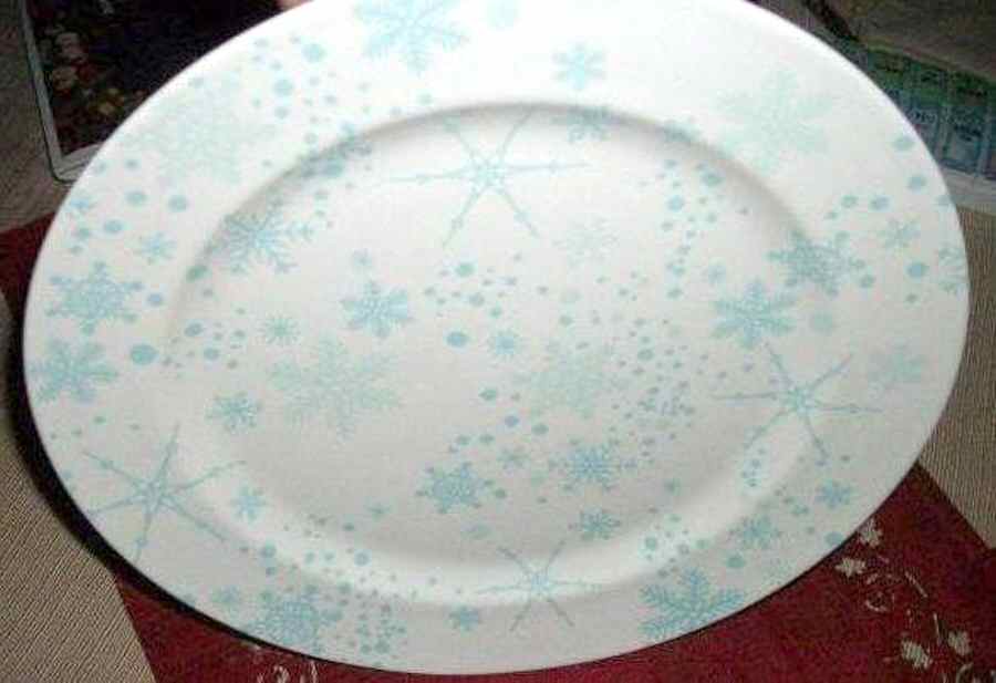 Snowflake Dinner Plate by House Beautiful-1