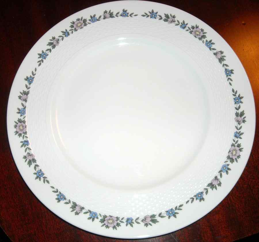 HUT2261 Dinner Plate by Hutschenreuther-1