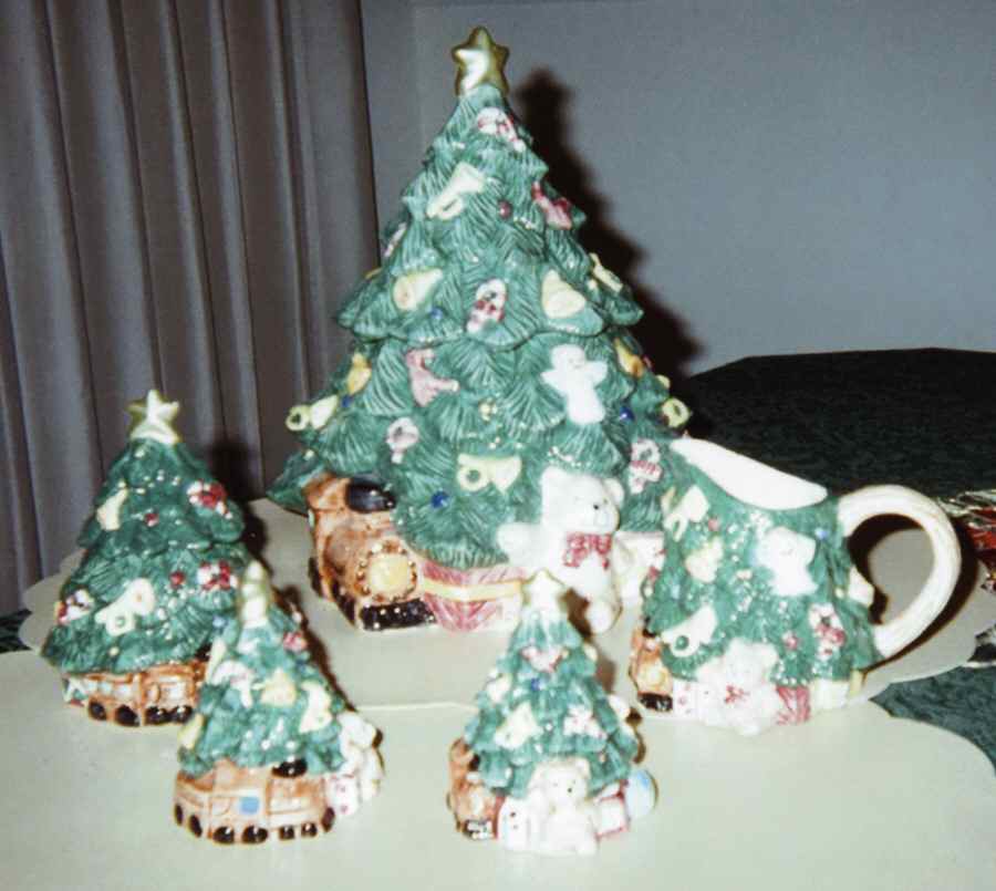 Christmas Tree Cookie Jar & Lid by Home Trends-1