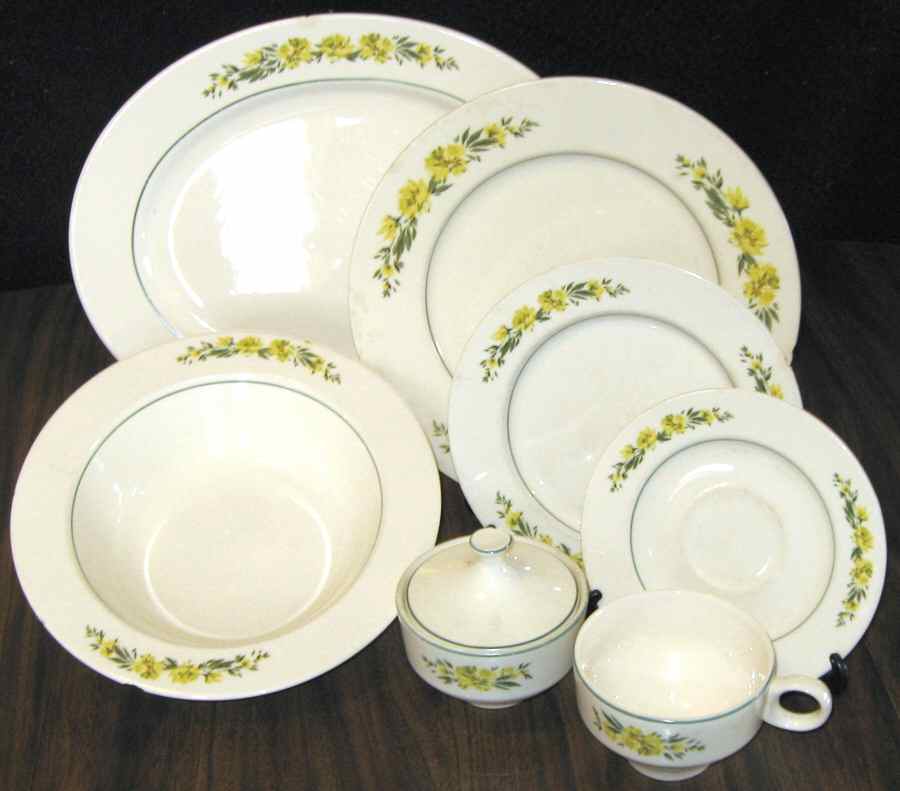 Bells of Ireland Dinner Plate by Harmony House China-1