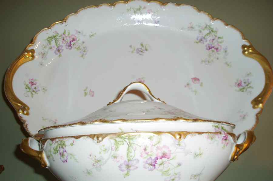 H4269 14" Oval Serving Platter by Haviland-1