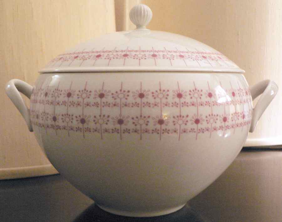 9802-3 Round Covered Vegetable by Hutschenreuther-1