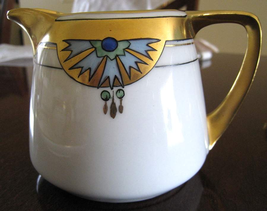 HUT2154 Creamer by Hutschenreuther-1