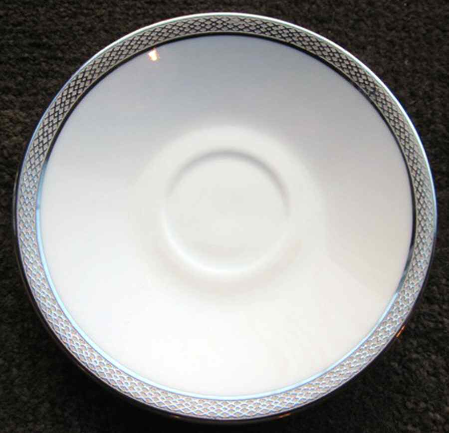 HUT2155 Saucer by Hutschenreuther-1