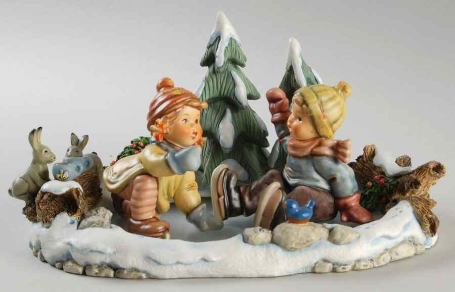 Icy Adventure Tm8-Icy Adventure Collector Set - Boxed by M.I. Hummel-1
