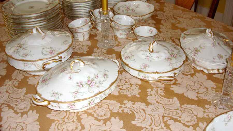 Schleiger 312-8 Oval Covered Vegetable by Haviland-1