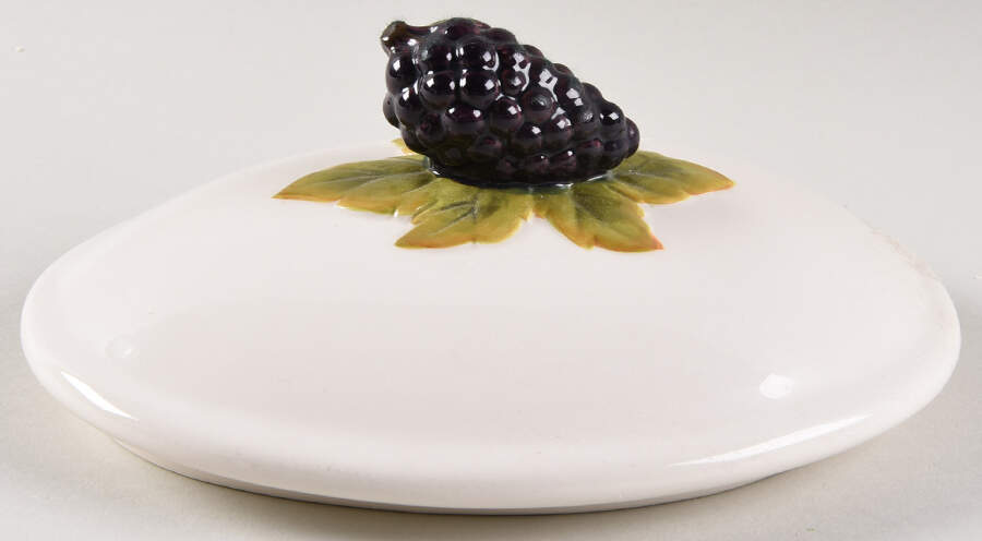 Sonoma Villa Lid for 3.5 Qt Oval Covered Casserole by Home Interiors-1