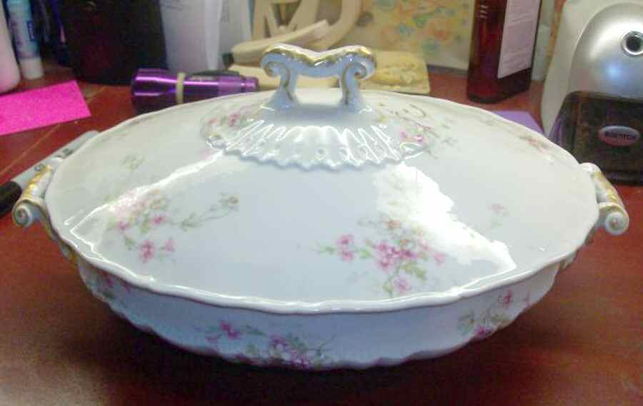 H4441 Oval Covered Vegetable by Haviland-1