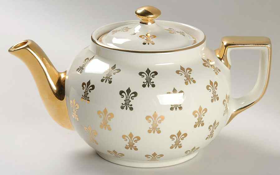 Gold Label Kitchenware-Fleur de Lis Boston Teapot & Lid by Hall-1
