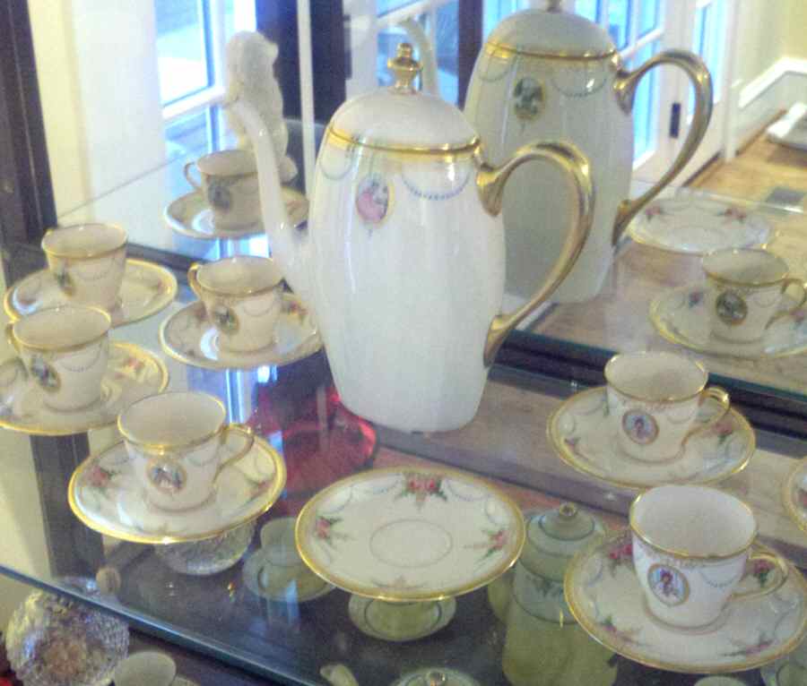 Virginian (Smooth) Coffee Pot & Lid by Lenox-1
