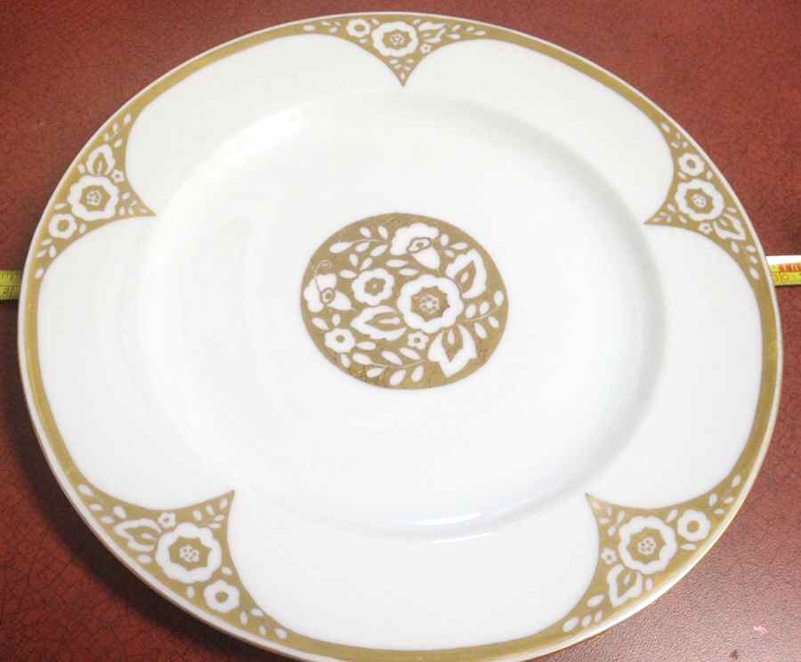 HUTHUT2276 Dinner Plate by Hutschenreuther-1