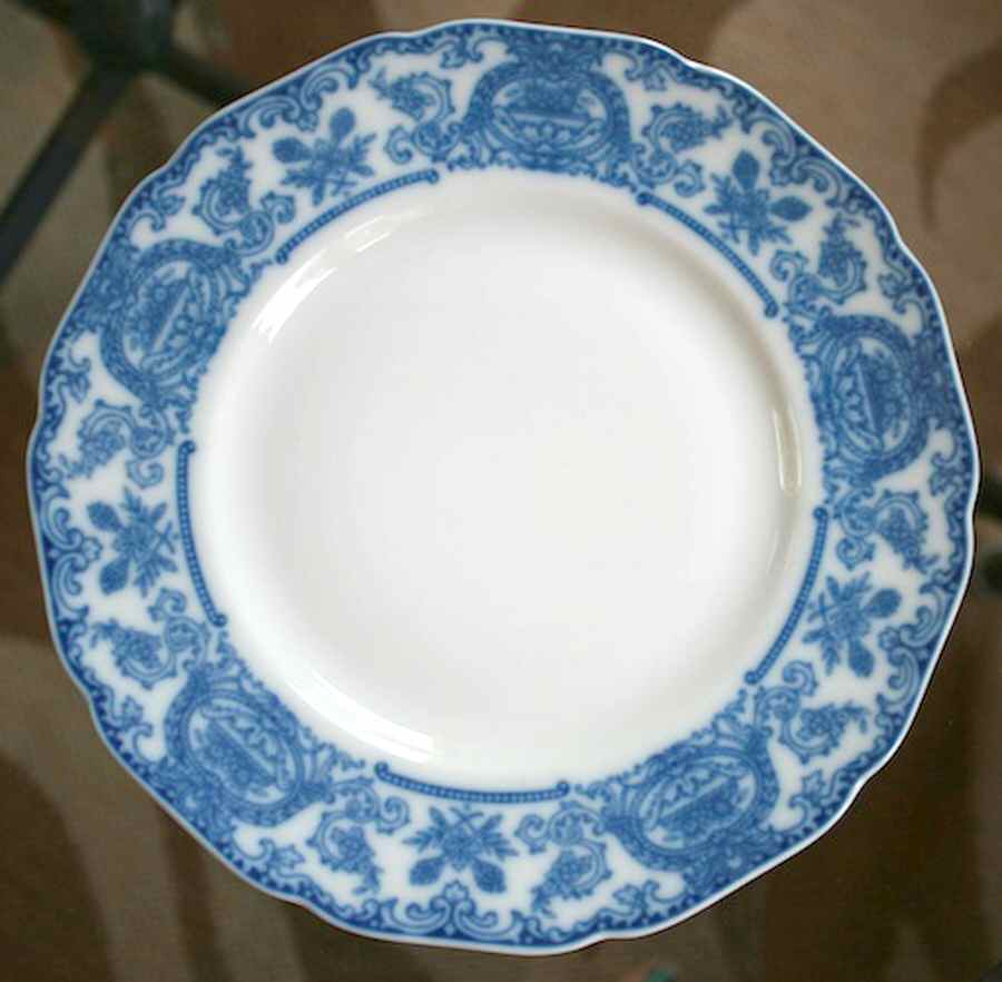 HUT2180 Dinner Plate by Hutschenreuther-1