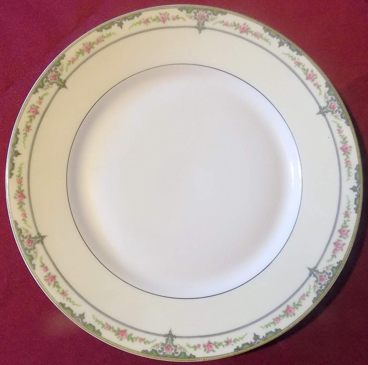Schleiger 618-2 Dinner Plate by Haviland-1