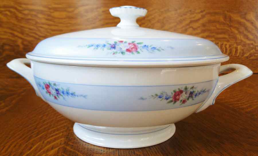 HUT2184 Round Covered Vegetable by Hutschenreuther-1