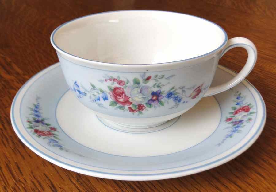 HUT2184 Footed Cup & Saucer Set by Hutschenreuther-1