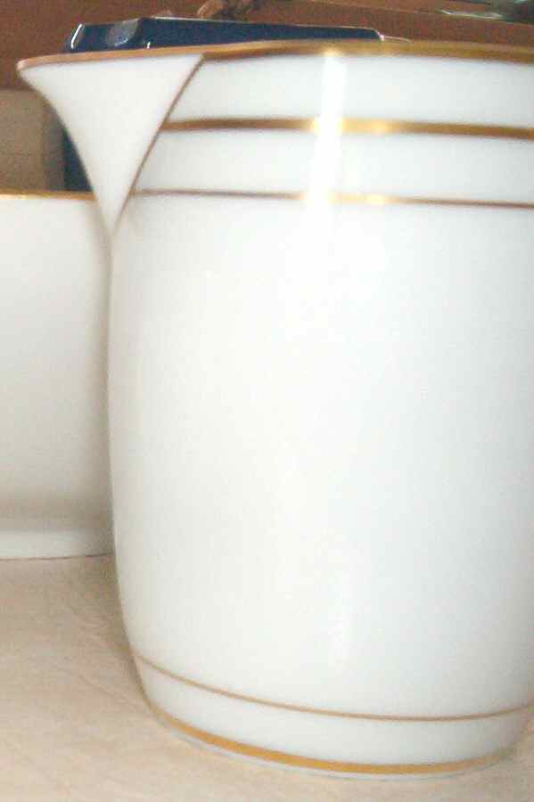 04790 Creamer by Hutschenreuther-1