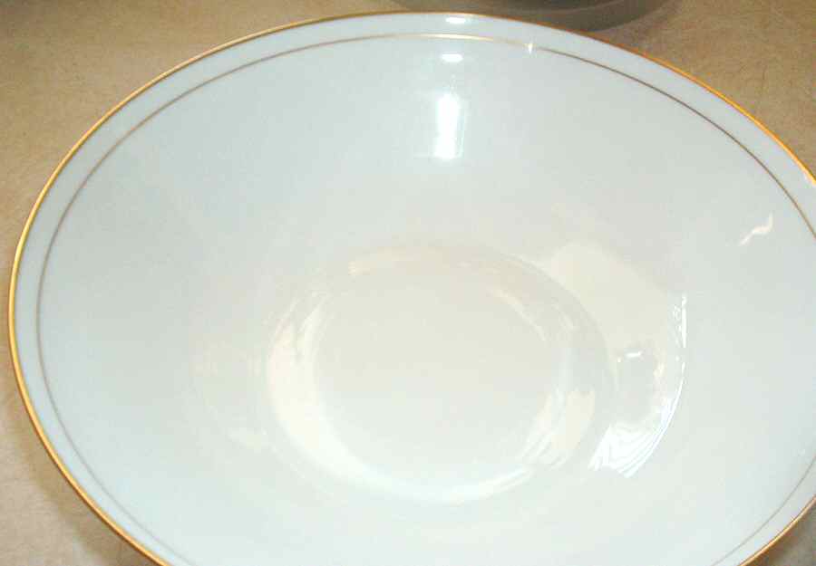 04790 Saucer by Hutschenreuther-1