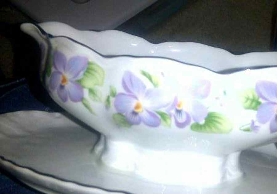 123077 Gravy Boat with Attached Underplate by Hutschenreuther-1