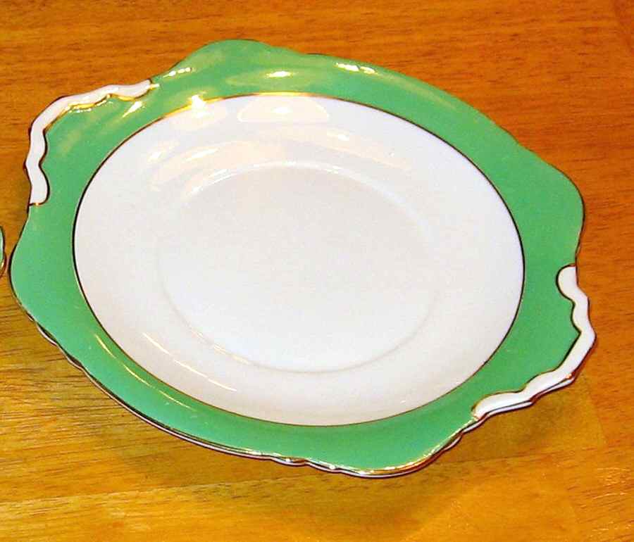 HET19 Square Handled Cake Plate by Heathcote-1