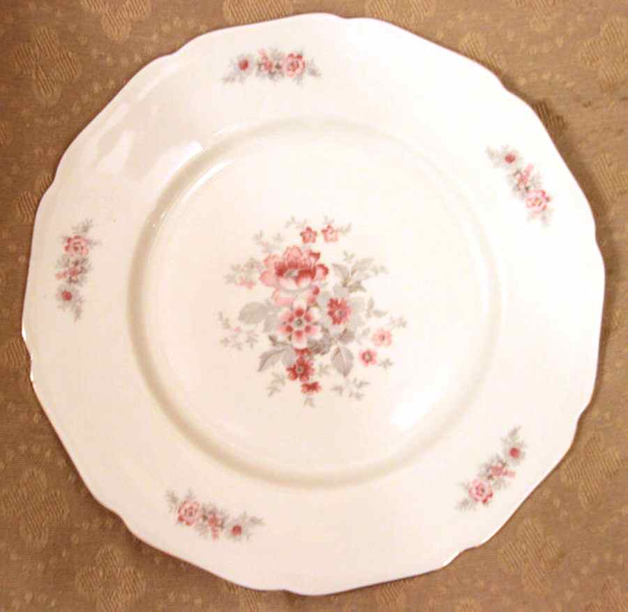 HUT2287 Dinner Plate by Hutschenreuther-1