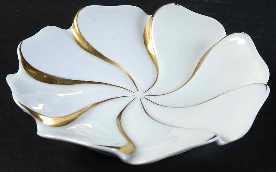 Petal 5" Ashtray by Haviland-1