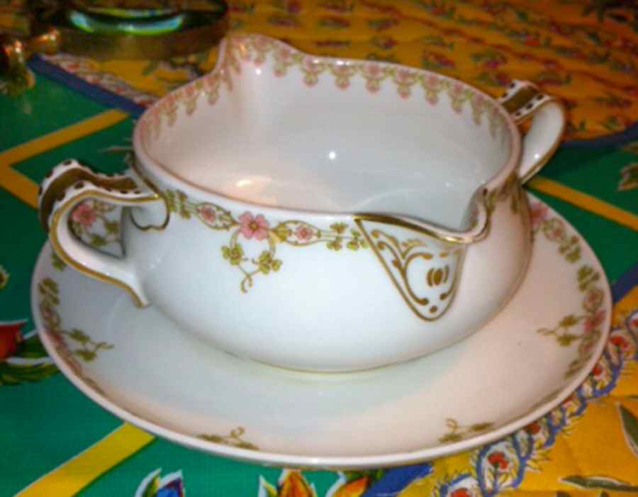 Schleiger 771-3 Gravy Boat with Attached Underplate by Haviland-1