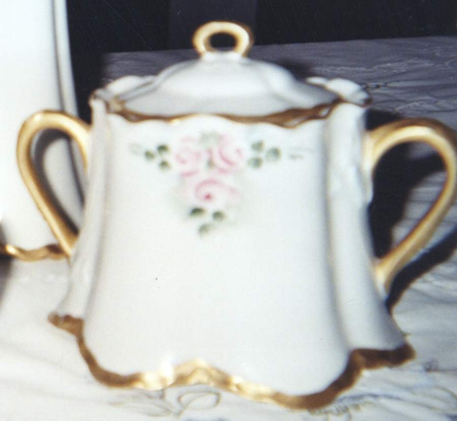 Hut3004 Sugar Bowl & Lid by Hutschenreuther-1