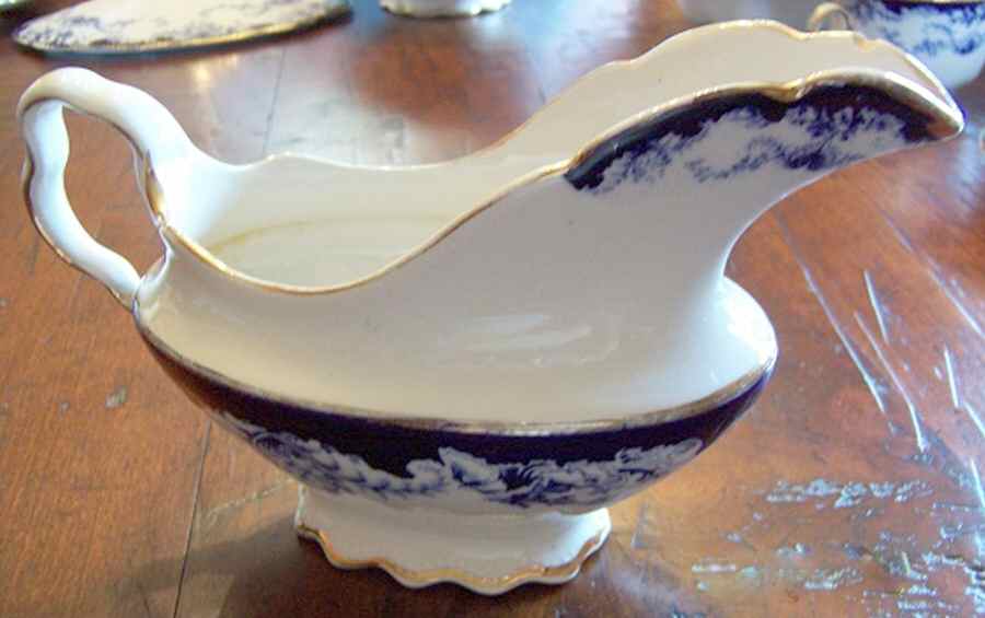 9982 Gravy Boat by Homer Laughlin -1