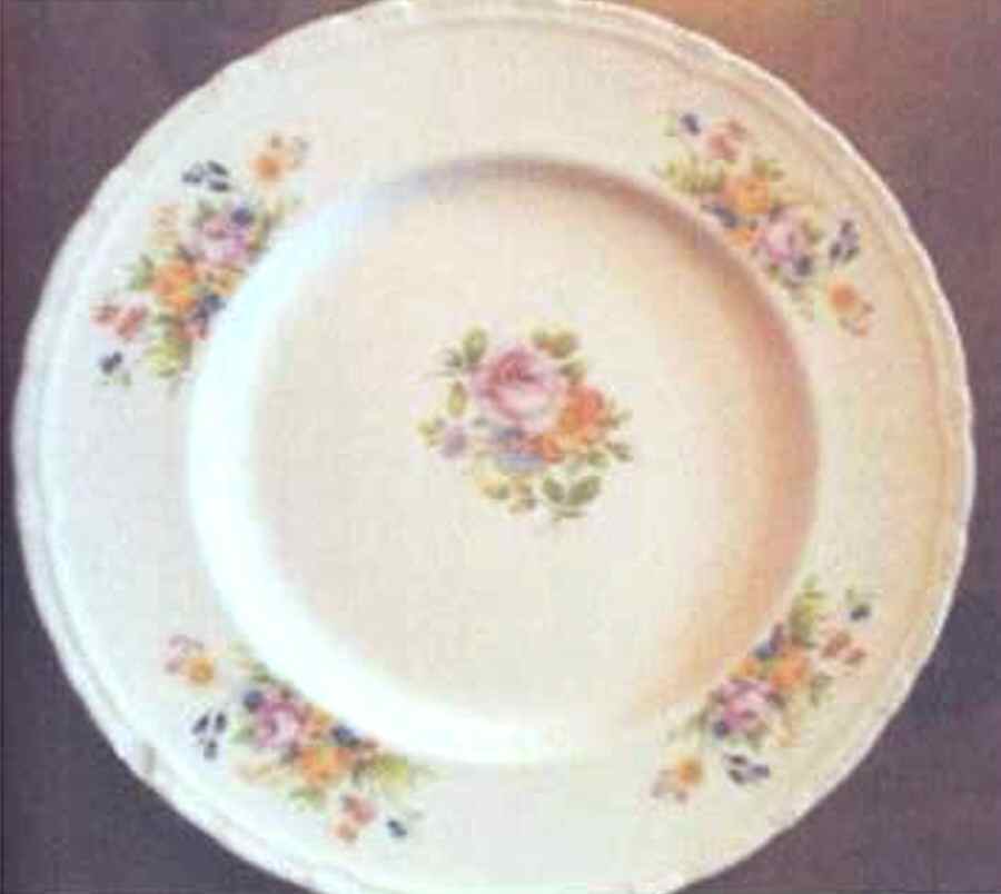 HKI11 Dinner Plate by Hollinshead & Kirkham-1