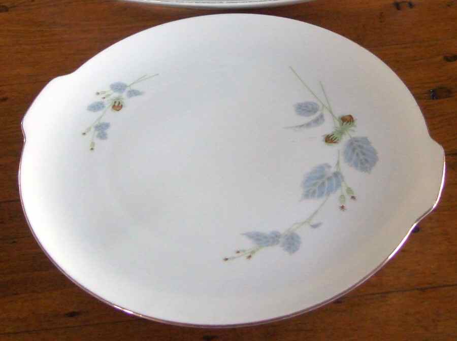 HUT3005 Handled Cake Plate by Hutschenreuther-1