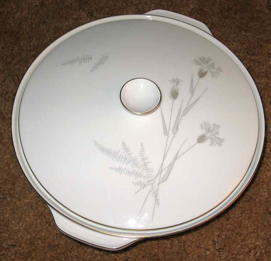 18191 Round Covered Vegetable by Heinrich - H&C-1