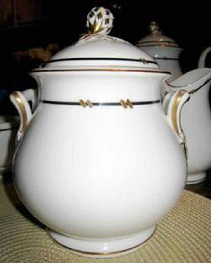 H4297 Sugar Bowl & Lid by Haviland-1