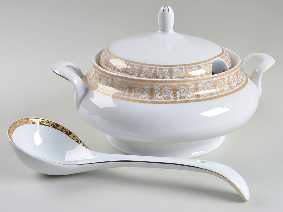 Medici Tureen & Lid w/Ladle by Highgate Manor-1