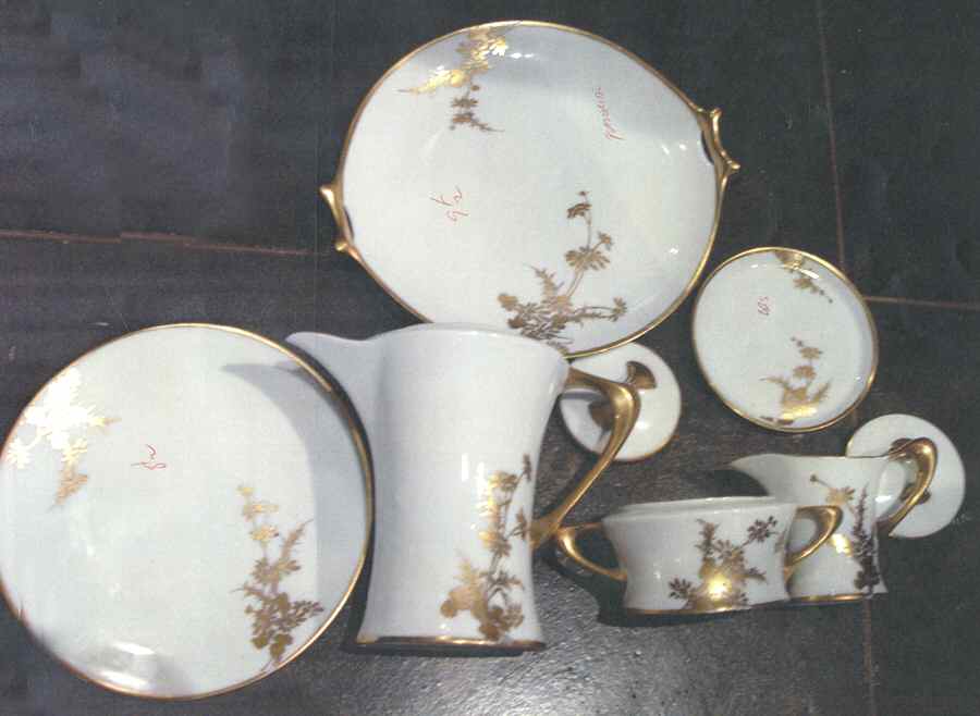 HUT2192 Handled Cake Plate by Hutschenreuther-1
