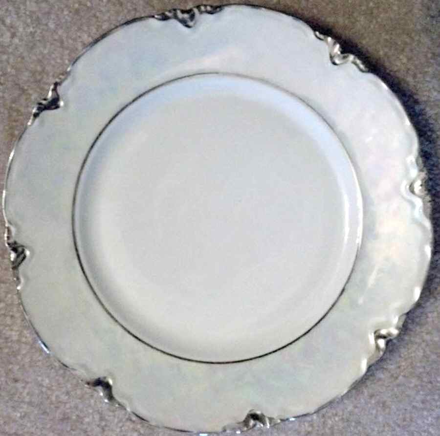 HUT2305 Dinner Plate by Hutschenreuther-1