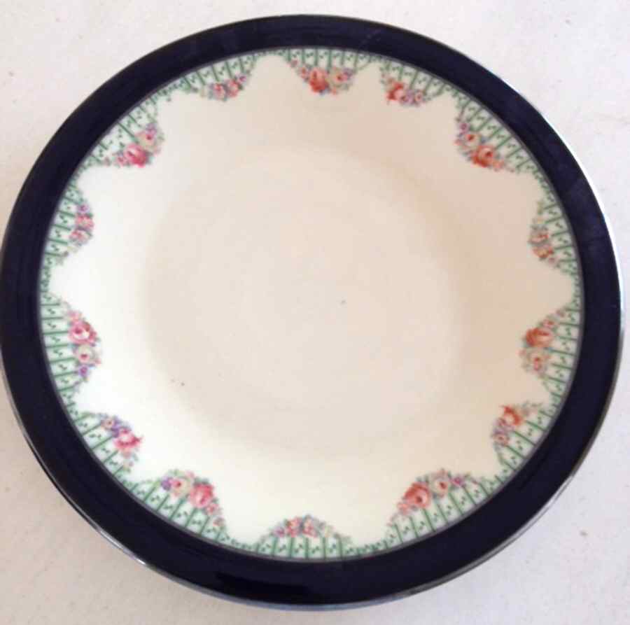 HUT3311 Dinner Plate by Hutschenreuther-1