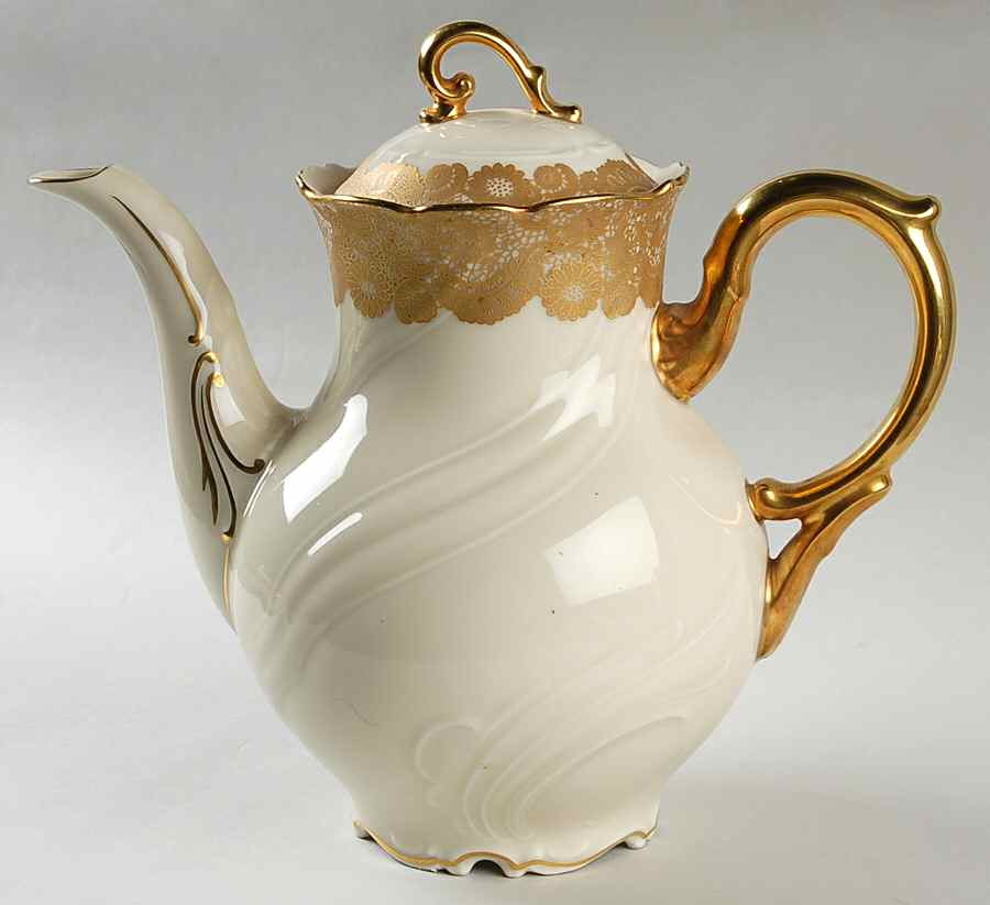 0276 Coffee Pot & Lid by Hutschenreuther-1
