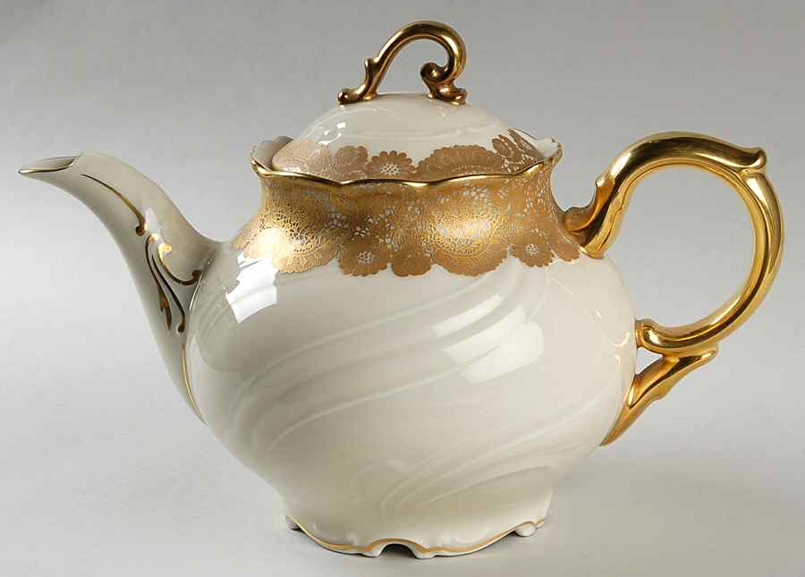 0276 Teapot & Lid by Hutschenreuther-1