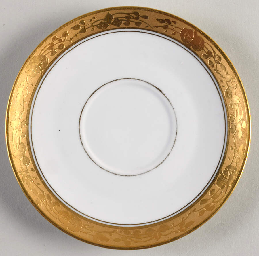 HUT2315 Saucer by Hutschenreuther-1