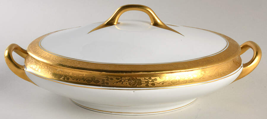 HUT2315 Oval Covered Vegetable by Hutschenreuther-1