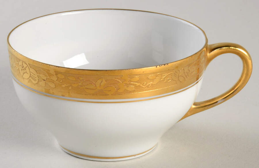 HUT2315 Footed Cup by Hutschenreuther-1