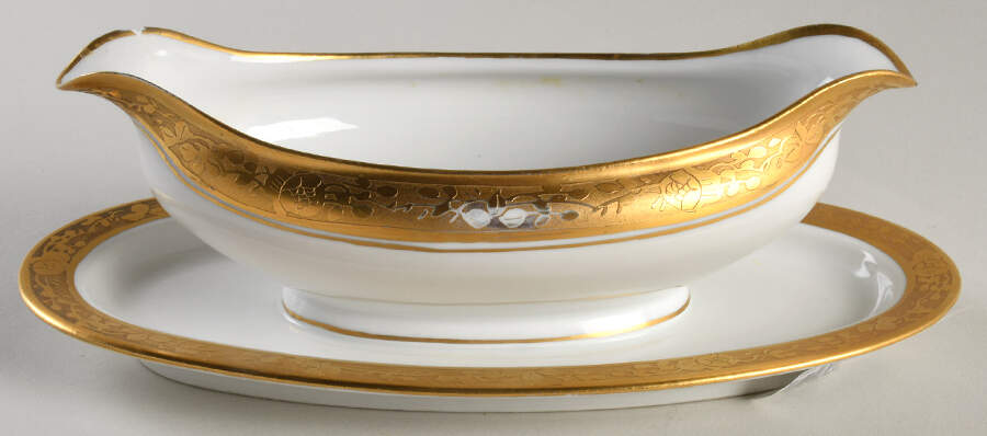 HUT2315 Gravy Boat with Attached Underplate by Hutschenreuther-1
