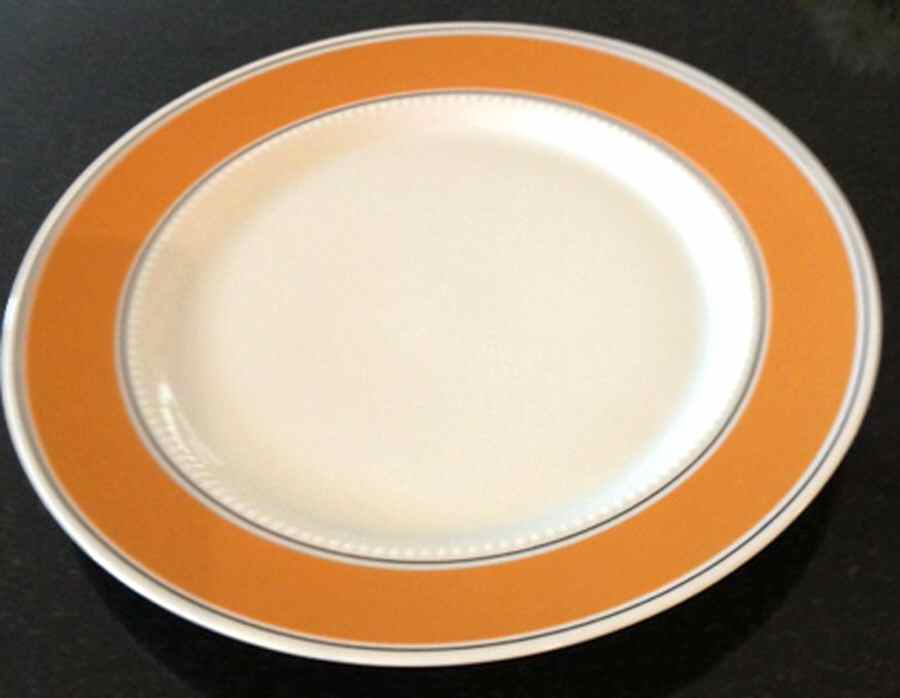 HUT2325 Dinner Plate by Hutschenreuther-1