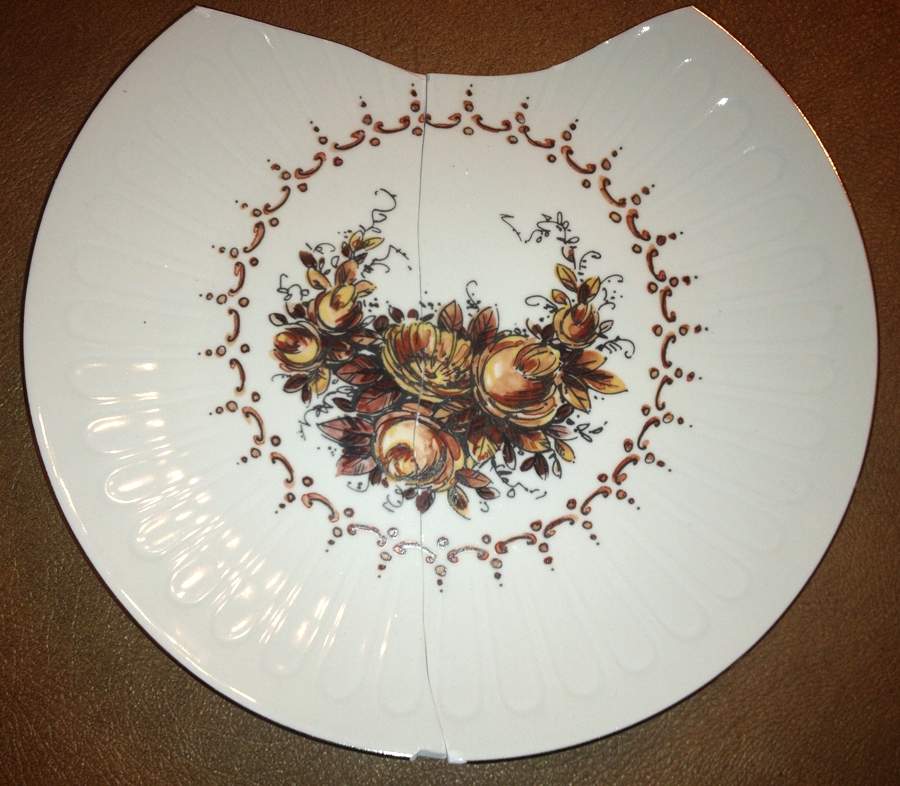 HEP107 Dinner Plate by Graf Von Henneberg-1