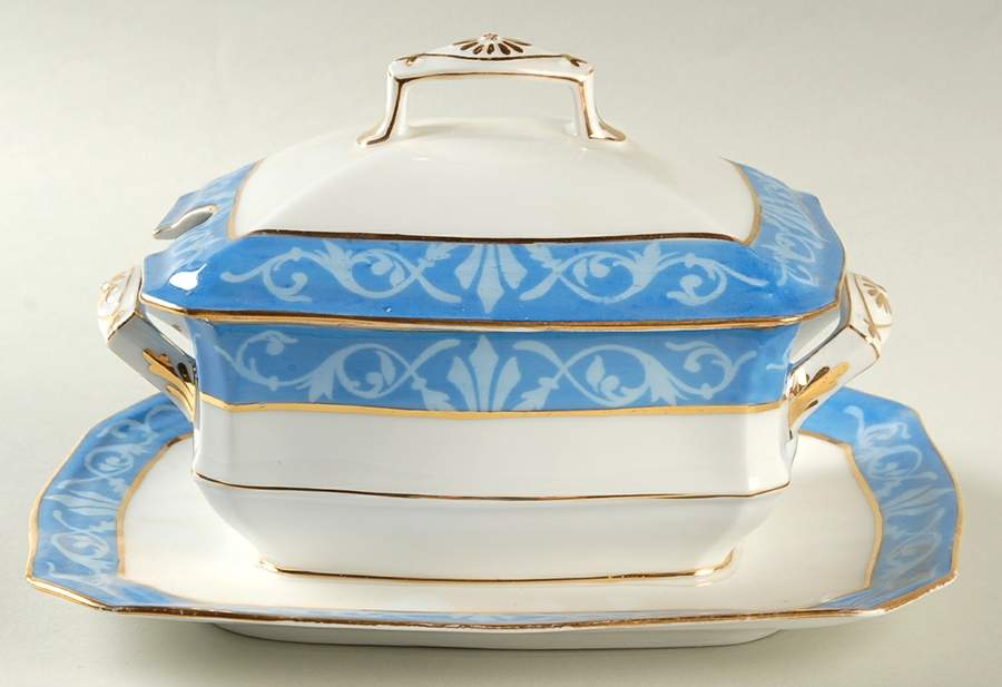 HQC1 Sauce Boat with Attached Underplate & Lid by Hinrichs & Co-1