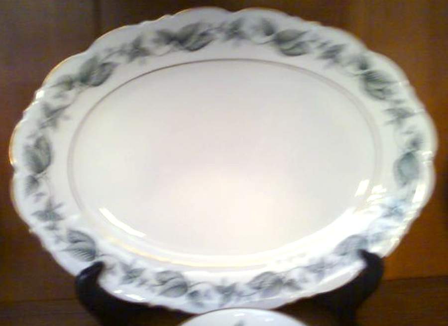 HUT2336 16" Oval Serving Platter by Hutschenreuther-1