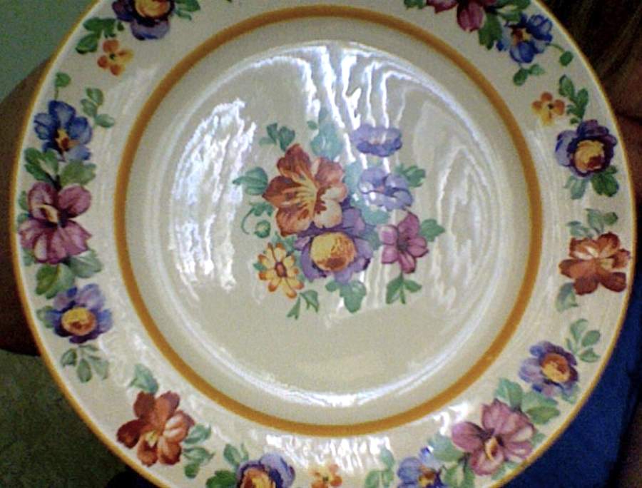 HMT3 Dinner Plate by Hampton (England)-1