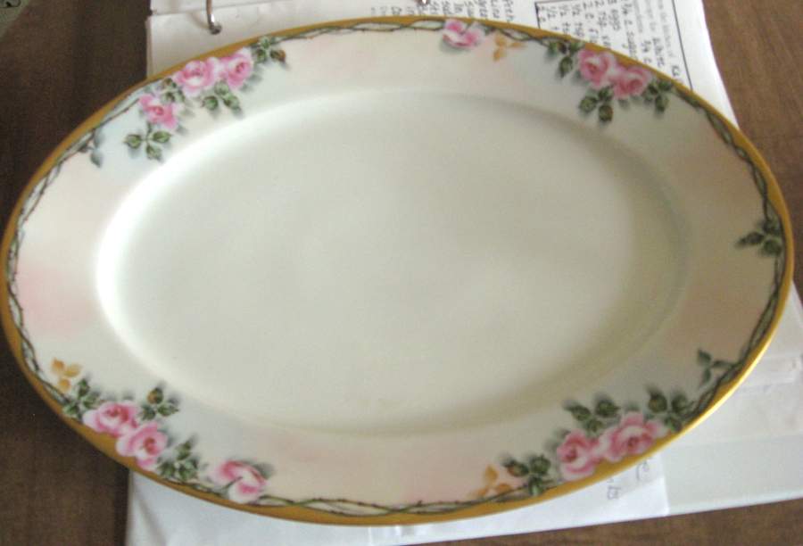 HUT2344 14" Oval Serving Platter by Hutschenreuther-1