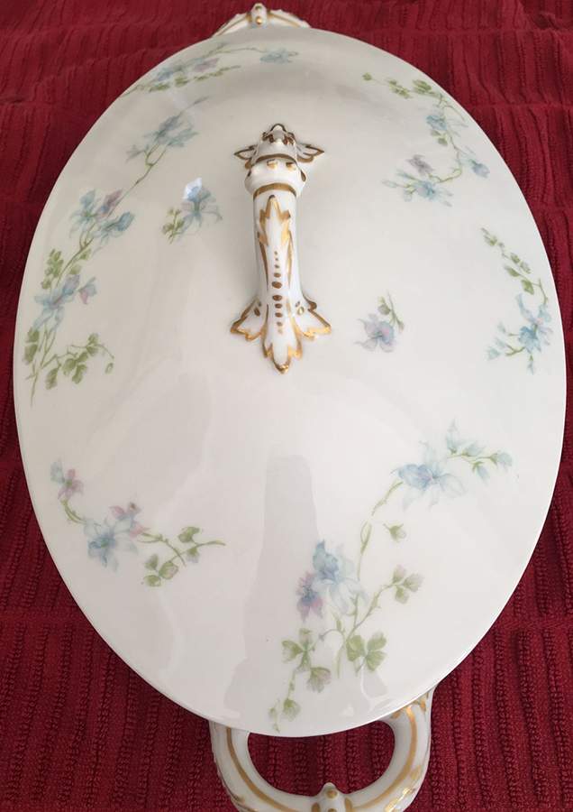 H4592 Oval Covered Vegetable by Haviland-1