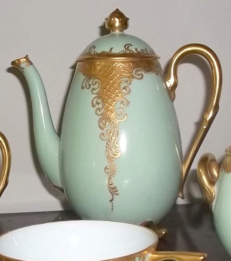 HUT2346 Coffee Pot & Lid by Hutschenreuther-1